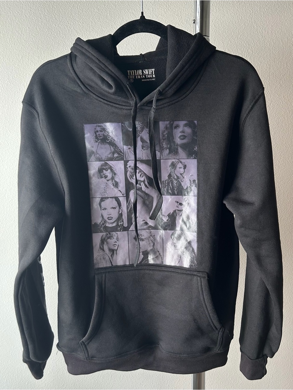 Taylor Swift Size Small The Eras Tour Graphic Hoodie Sweatshirt in Black GUC